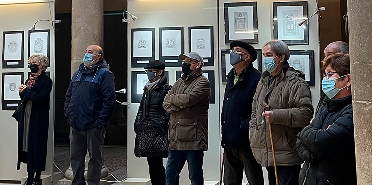 Asistentes a la inauguración de la exposición de Alberto Sola