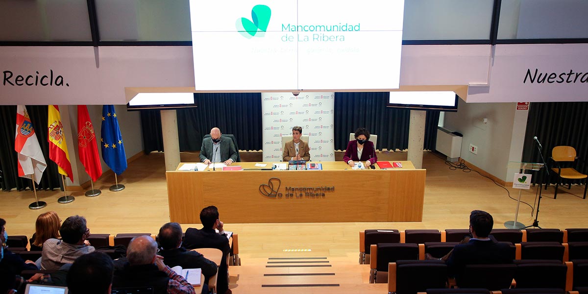 La Presidenta Chivite, junto al vicepresidente Aierdi y la consejera Maeztu, en la Conferencia de Diálogo celebrada en Tudela
