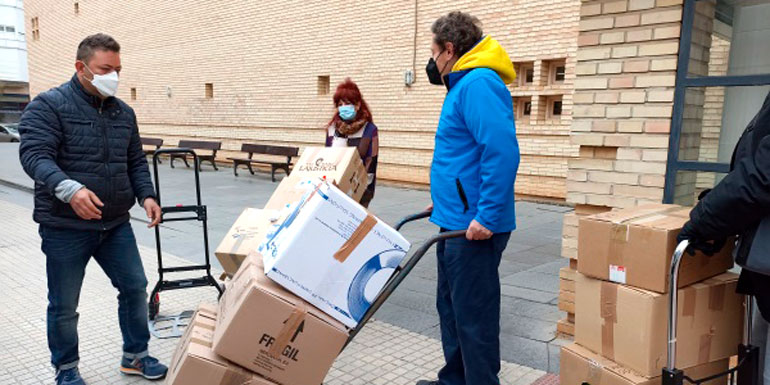 Salud mental y Tercera edad se unen en el primer envío de la campaña ‘Tudela ayuda a Ucrania’
