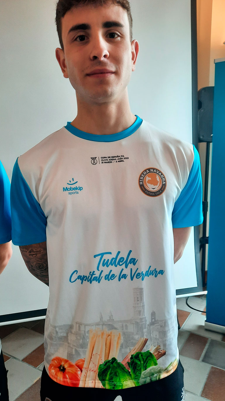 La camiseta se utilizará en los calentamientos de los partidos de la Copa de España