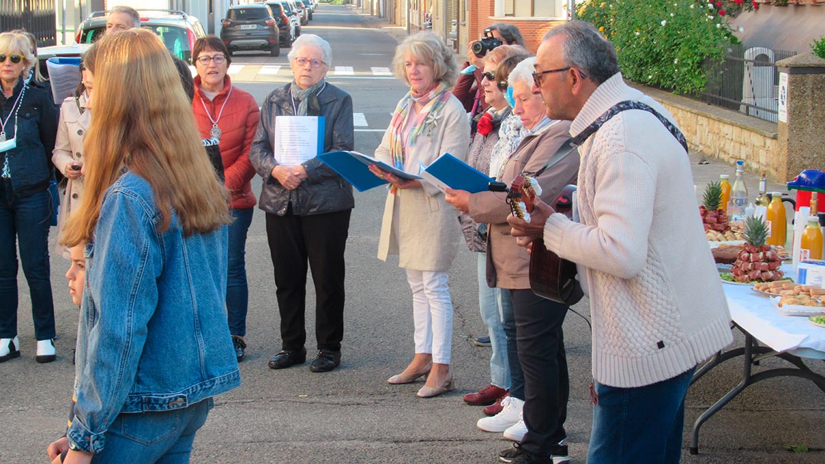 auroros cantando canciones a los comulgantes en Murchante