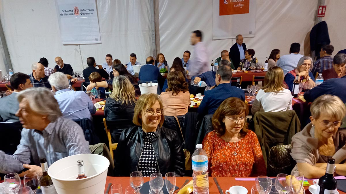 Gran ambiente en la cena de la Orden del Volatín