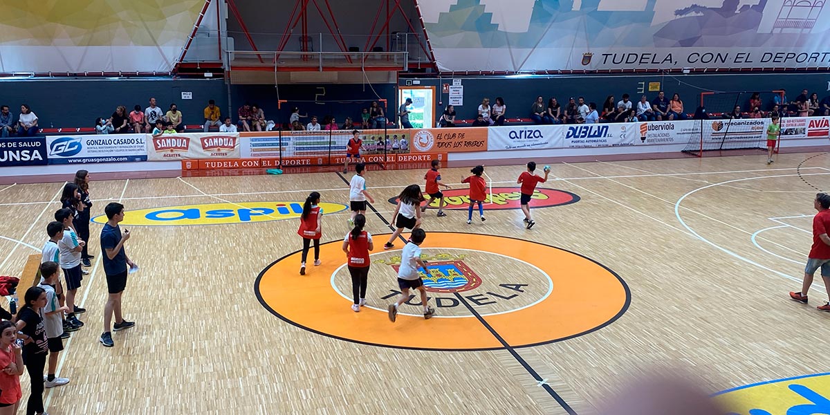 Mini Torneo de Balonmano organizado el 15 de mayo por el Club Bardenas Balonmano