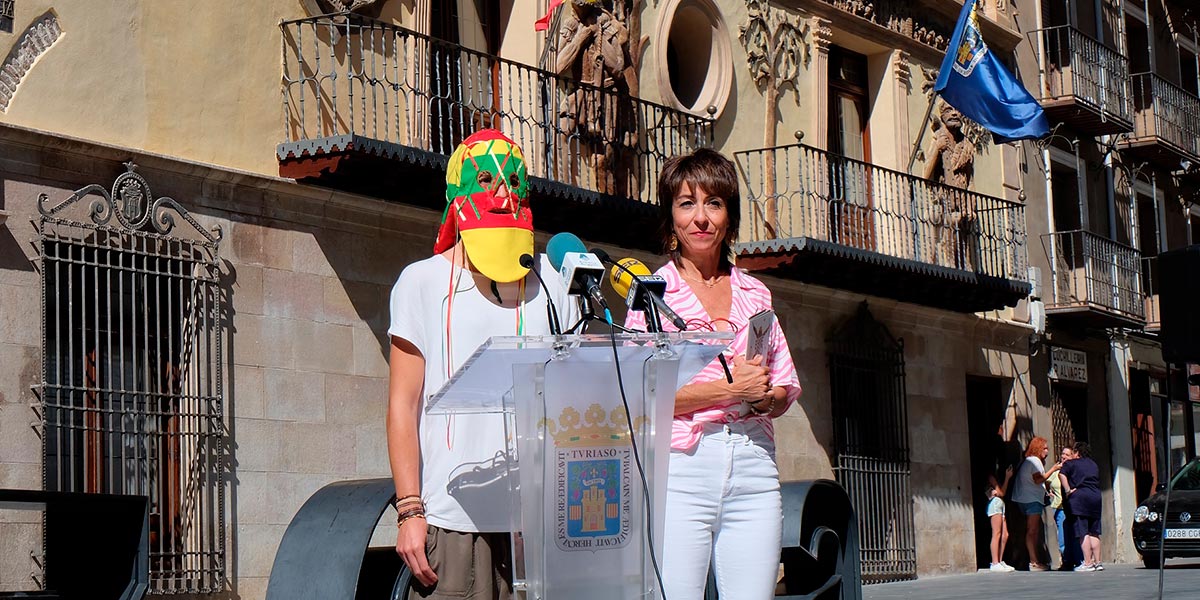 Eva Calvo junto a la Cipotegato de este año
