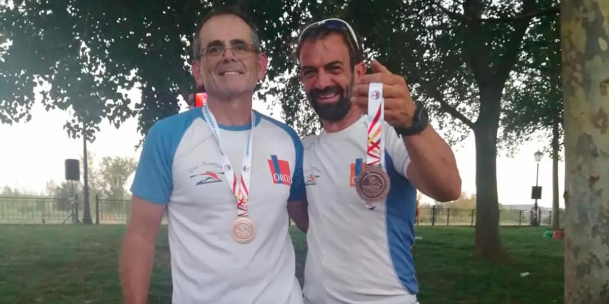 Luis Navas (izquierda) y Álex Sanmartín (derecha), bronce en K2 en el campeonato de travesía