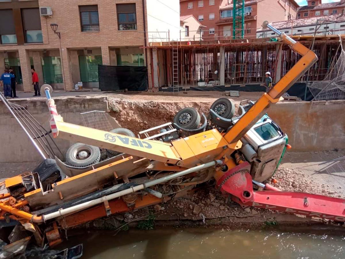 Tarazona suceso camión río Queiles 1