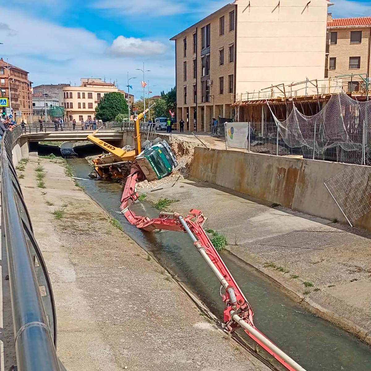 Tarazona suceso camión río Queiles 5