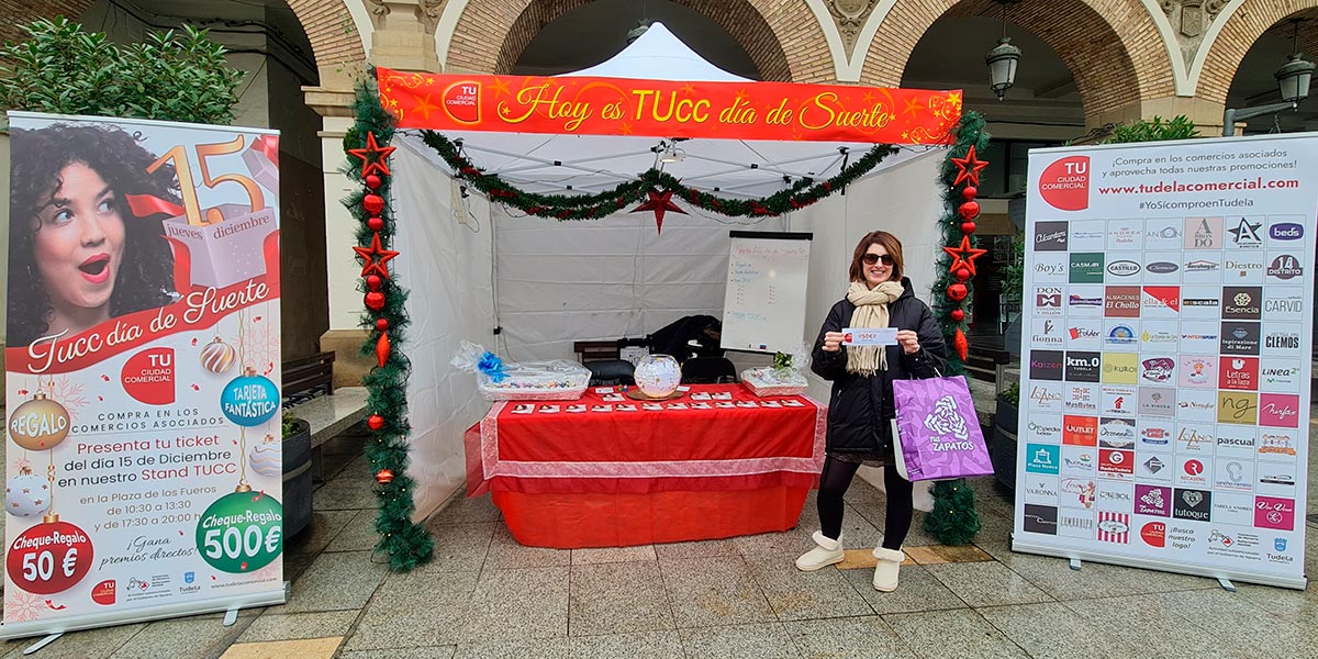 Susana pérez, primera ganadora de un cheque de 50€ de Hoy es TUcc Día de Suerte