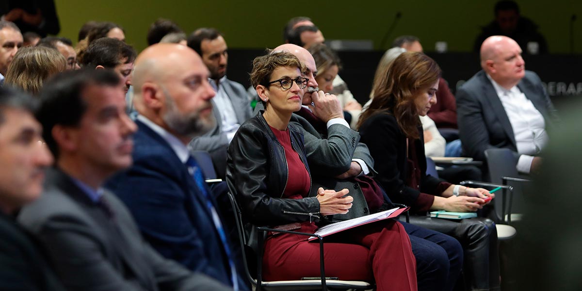 De izda. a decha. el consejero Mikel Irujo, el delegado del Gobierno en Navarra, José Luis Arasti; y la Presidenta de Navarra, María Chivite