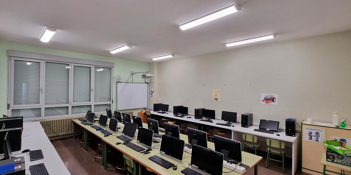 Corella colegio iluminación 3