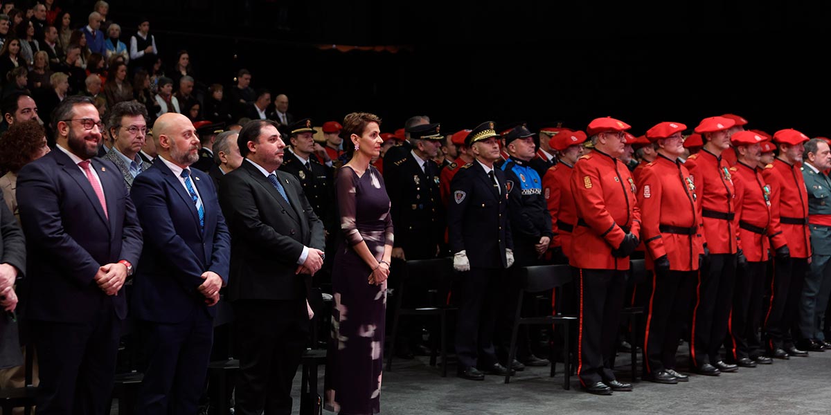 Acto institucional del Día de la Policía Foral, presidido por la Presidenta Chivite