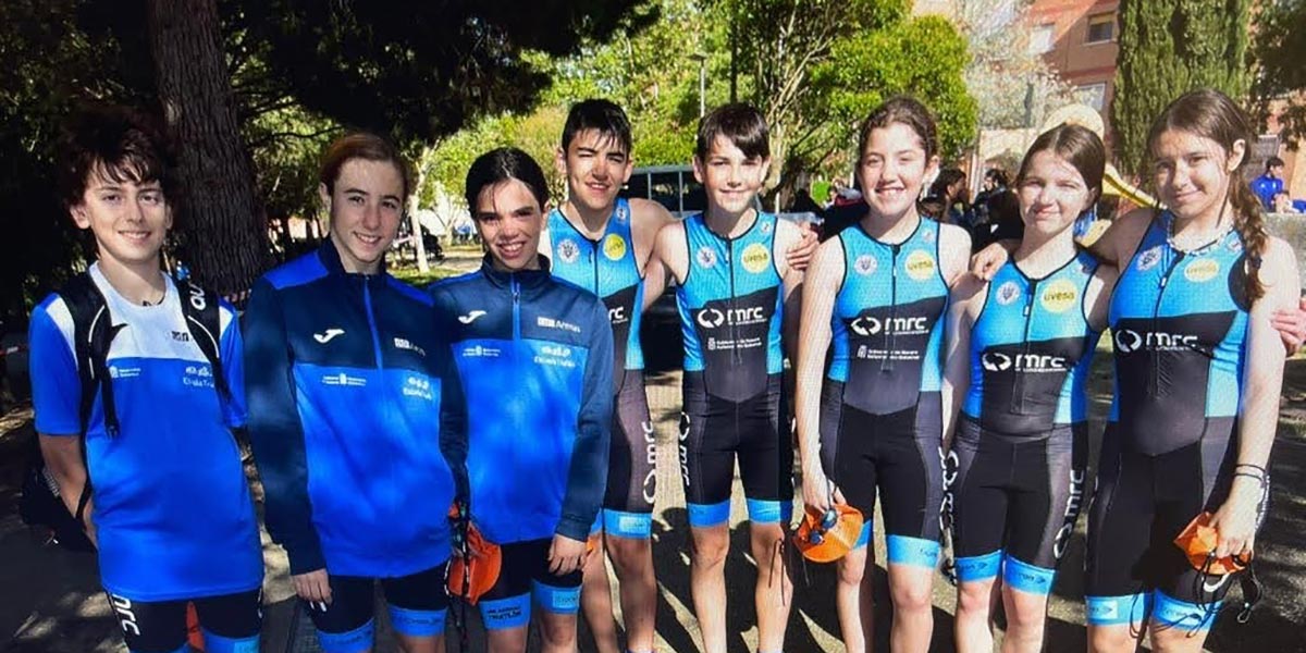 Enzo Sierra, Marta Gamen, María Lainez, Hector Gorriz, Lucas Chivite, Carmen Gutierrez, Ariadne Echegoyen y Carolina Arranz, equipos cadete infantil mixtos de la SDR Arenas