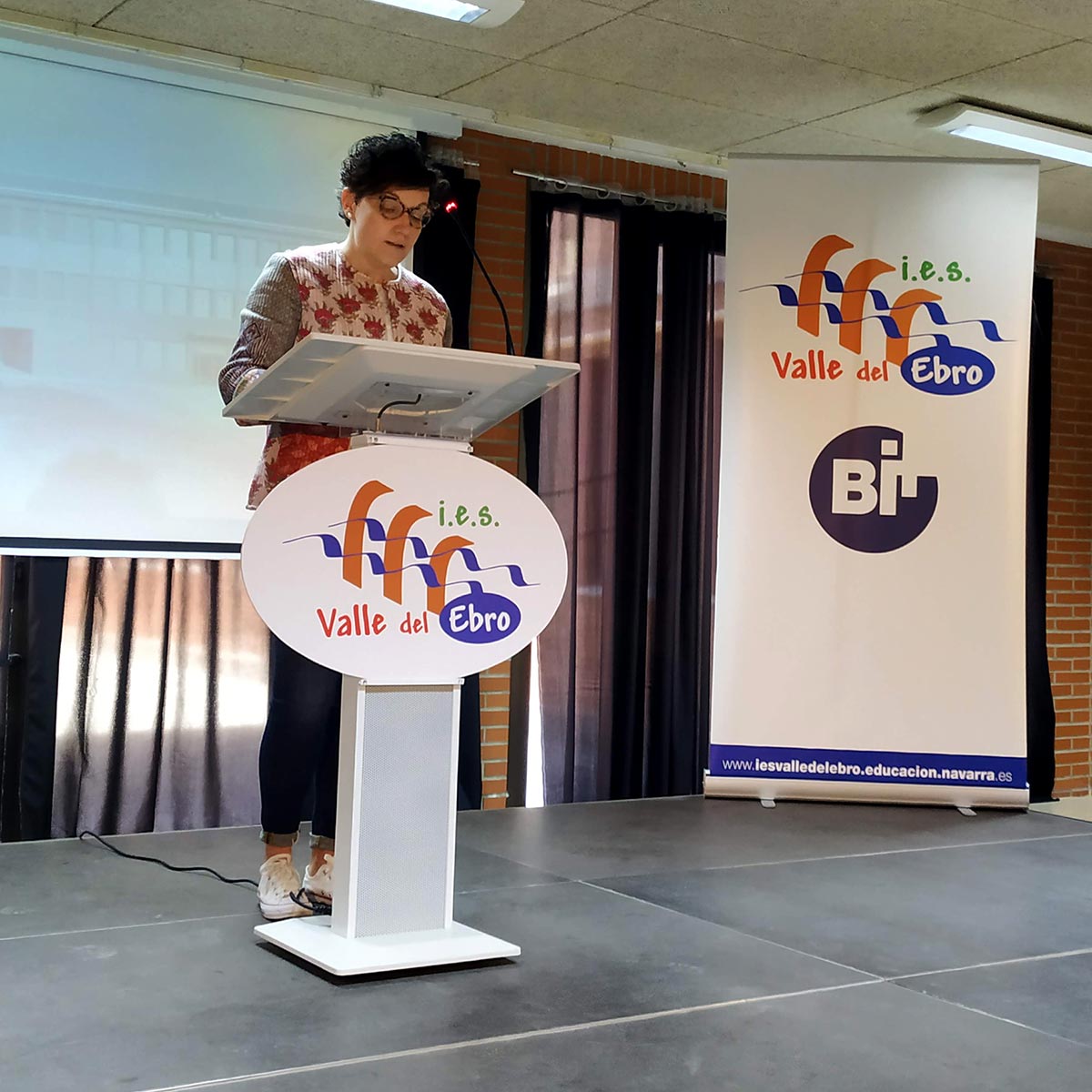 Ana Pérez Santos, profesora del Departamento de Biología y Geología, habló en representación del profesorado