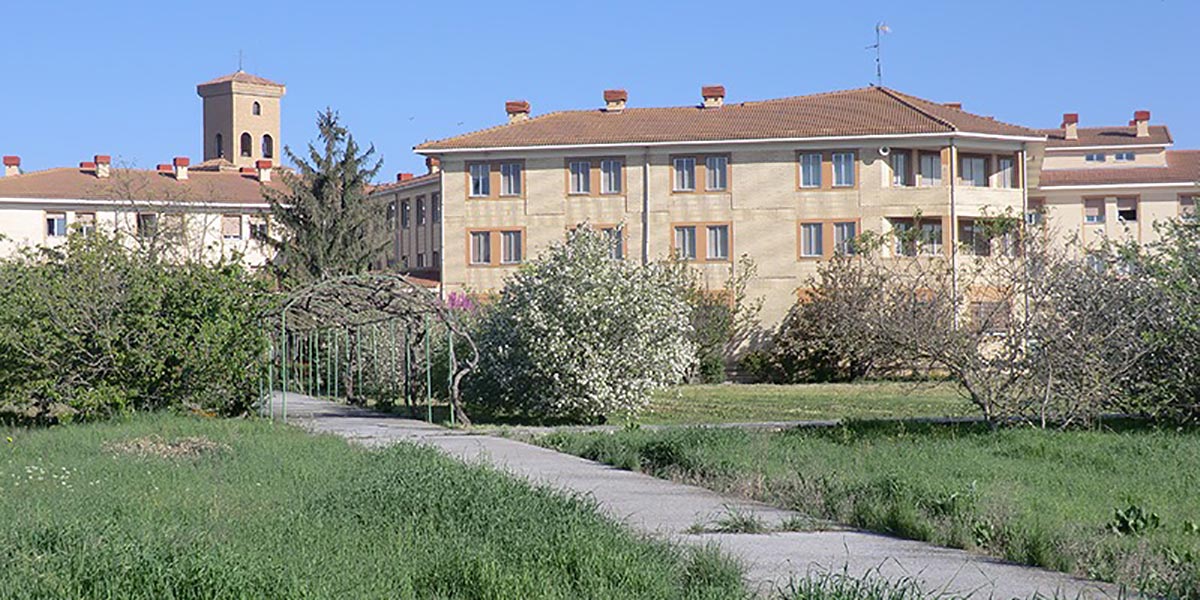 Vista exterior de la 'casa' del convento de Marcilla
