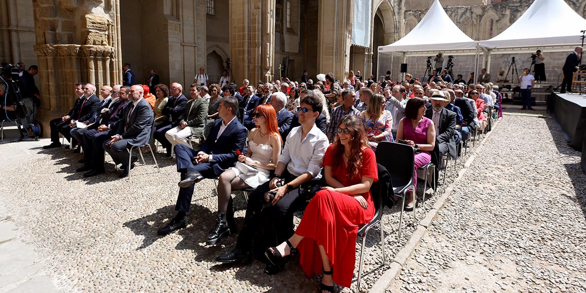 Público asistente al acto institucional de entrega del Premio Príncipe de Viana