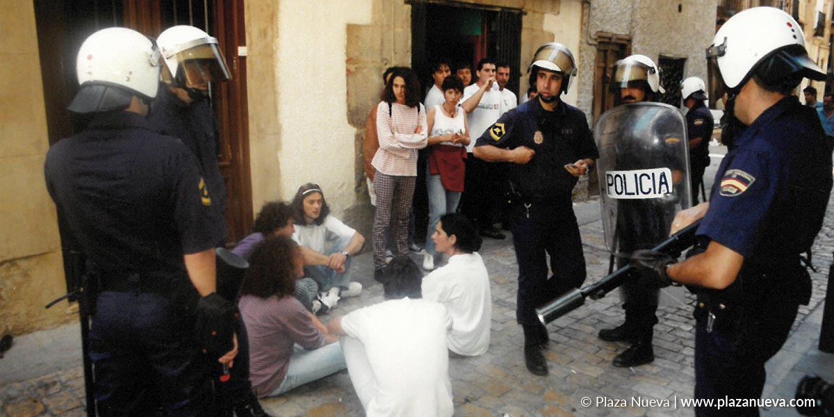Policía Nacional en la Herriko taberna