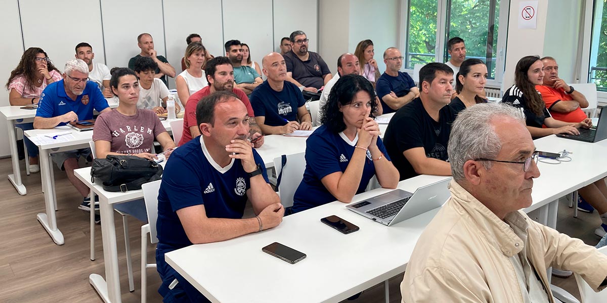 Reunión clubes fútbol femenino 2023 2