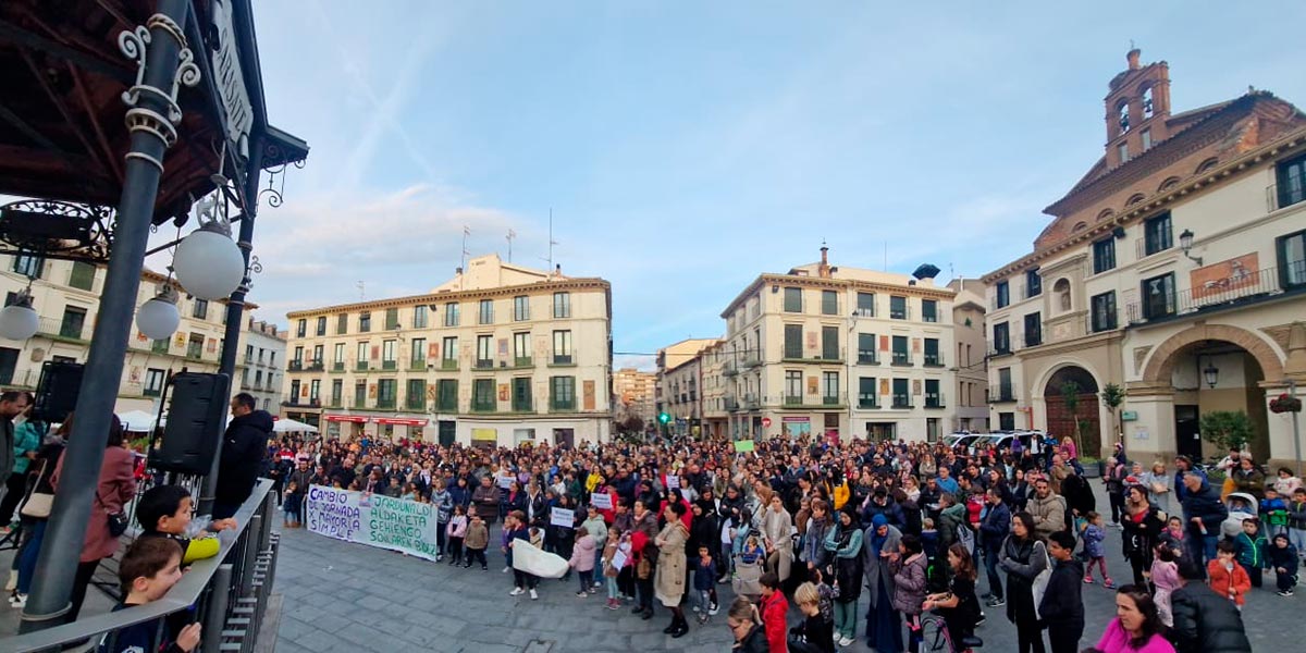Manifestación convocada ayer en Tudela por la plataforma ‘Cambio de jornada escolar por mayoría simple’ 1