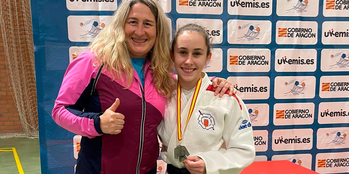 Maika Burgaleta y Yulema Fernández
