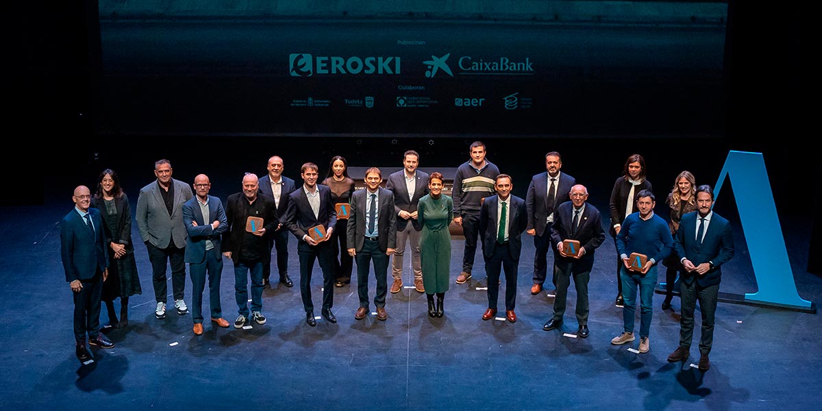 Autoridades, patrocinadores, organizadores y galardonados con los VIII Premios Alimenta Navarra 2023