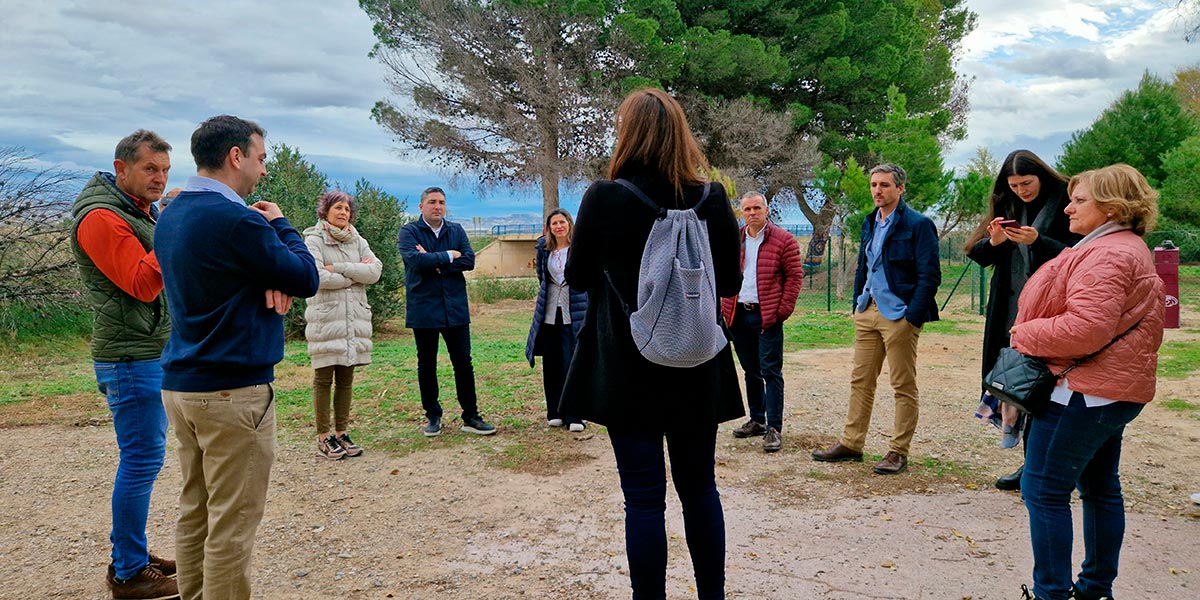 Visita a la zona donde está previsto realizar parte de un itinerario cicloturista y senderista, dentro del corredor verde del Ebro