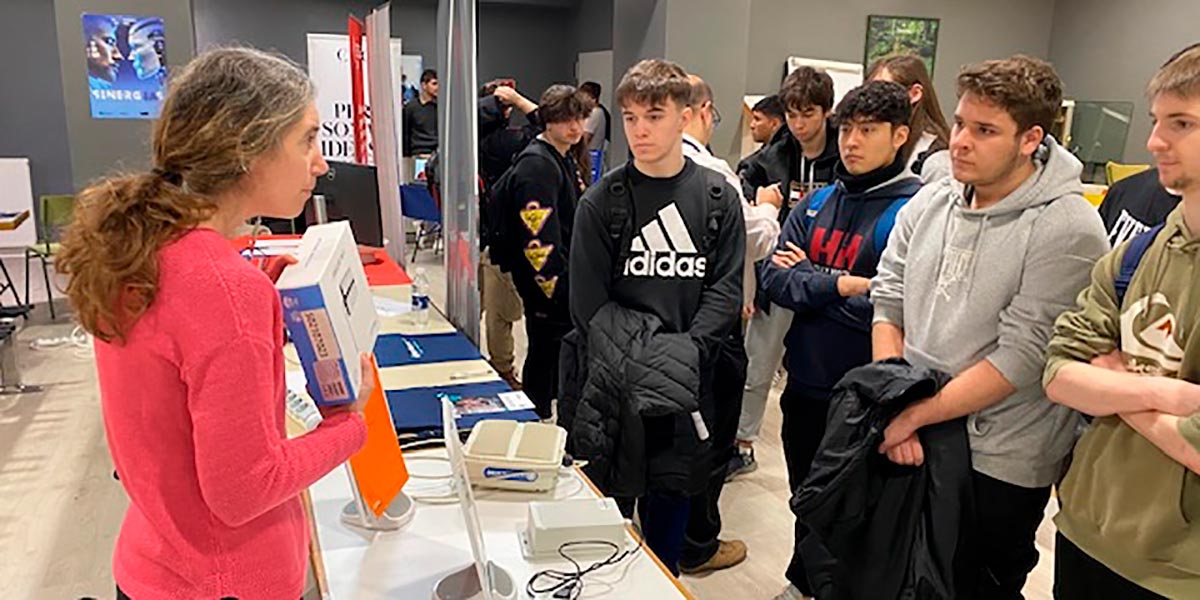 María en el primer encuentro de empresas de informática