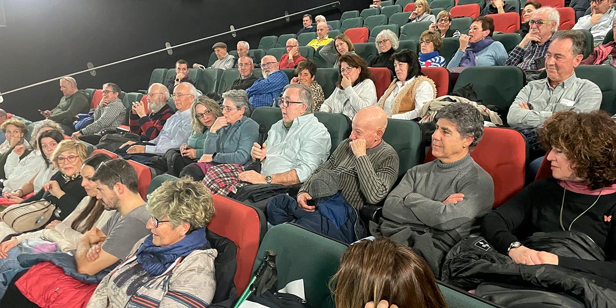 El público se mostró participativo a lo largo de las cuatro horas del programa