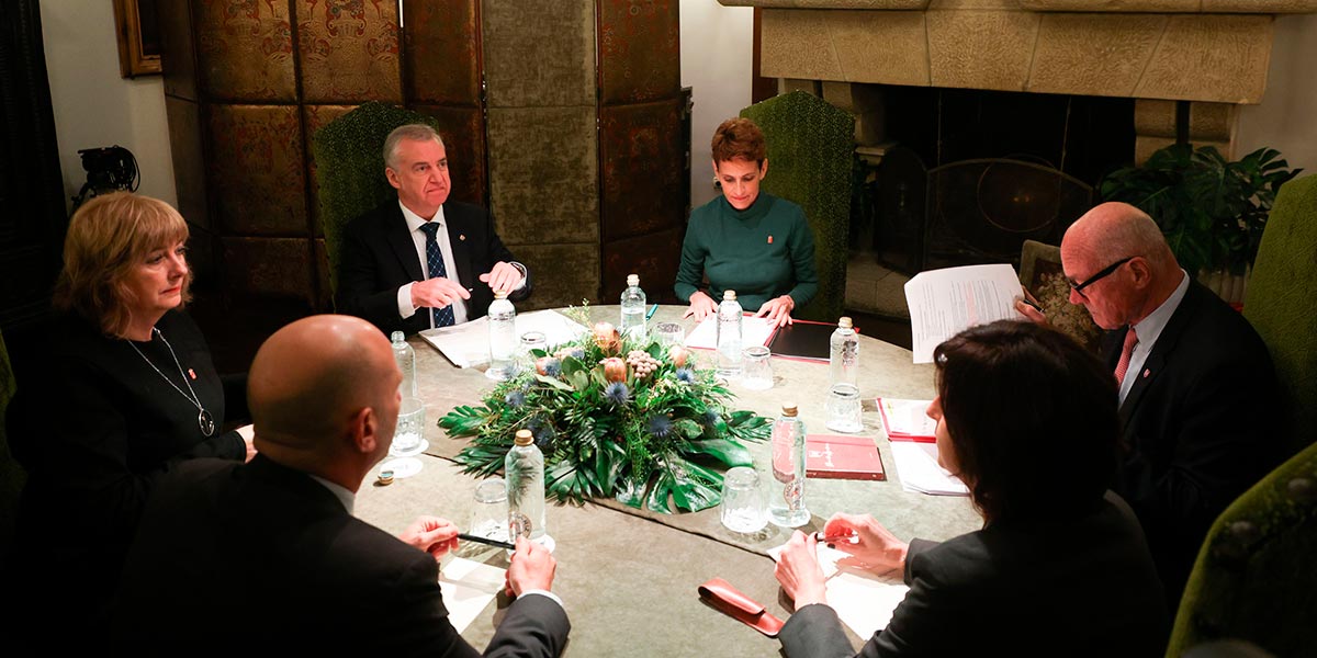 La Presidenta Chivite y los presidentes Urkullu y Rousset han mantenido un encuentro privado