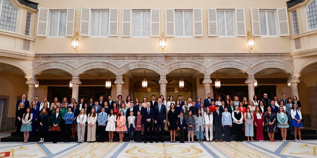 El grupo de niños y niñas participantes en la audiencia con Felipe VI en '¿Qué es un rey para ti?'