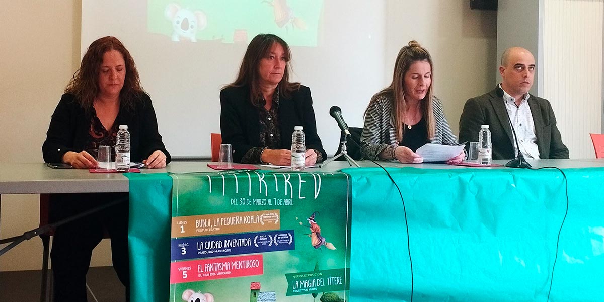 En la presentación estuvieron presentes Marta Ezquerra, alcaldesa de San Adrián; Josefina Marín, concejal de Azagra; Noemí Hernández, concejal de Ribaforada; y Javier Pardo, director de Caja Rural en Azagra