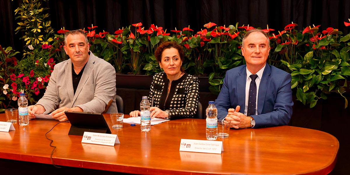 El acto fue presidido por Esther Monterrubio Ariznabarreta, Rafael Loscos Sanz y Juan Carlos Ciria Fadrique