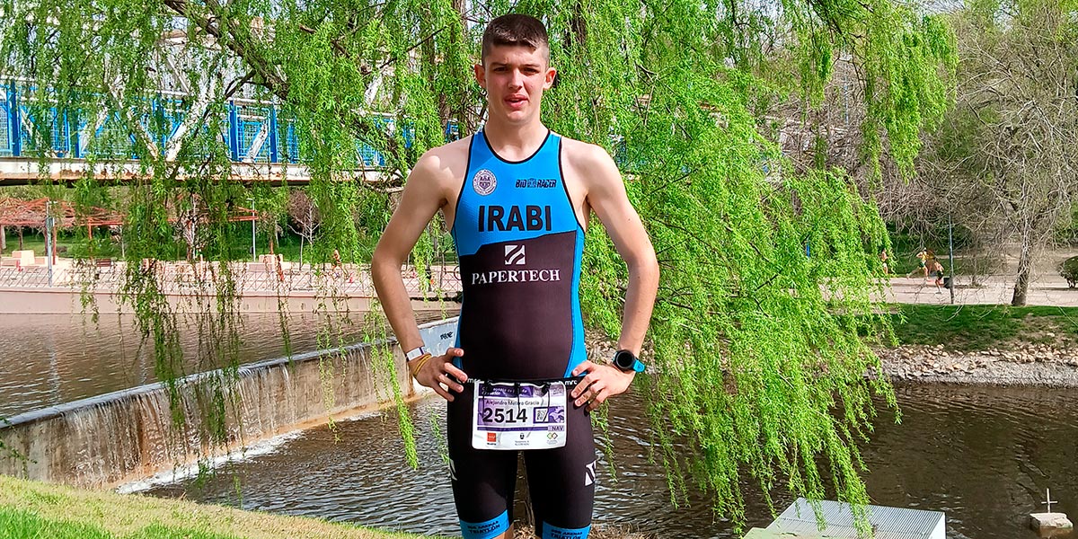 Participantes en el Campeonato de España de Super Sprint de la escuela de Triatlón de la SDR Arenas 1