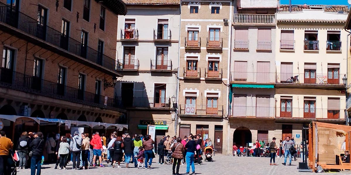 Imagen de las primeras horas de la Feria de Producto Local en Puente La Reina