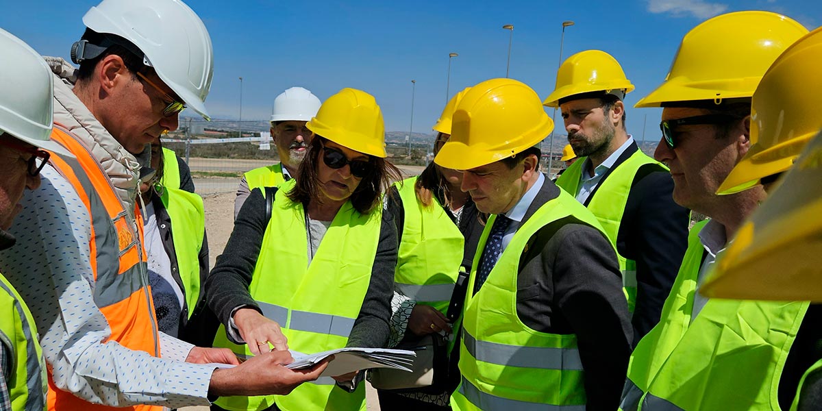 Participantes en la visita en Cortes