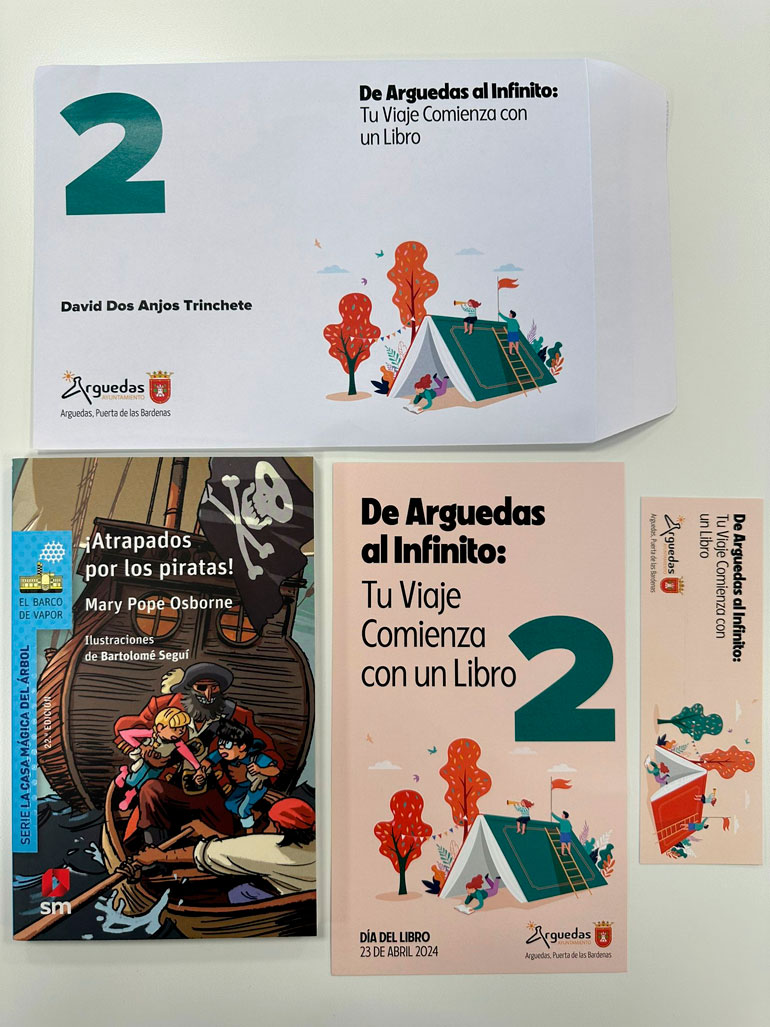 Se ha regalado a cada alumno un libro de la colección Barco de Vapor, dentro de un sobre personalizado con su nombre, acompañado de un marca páginas y una carta del alcalde de la localidad