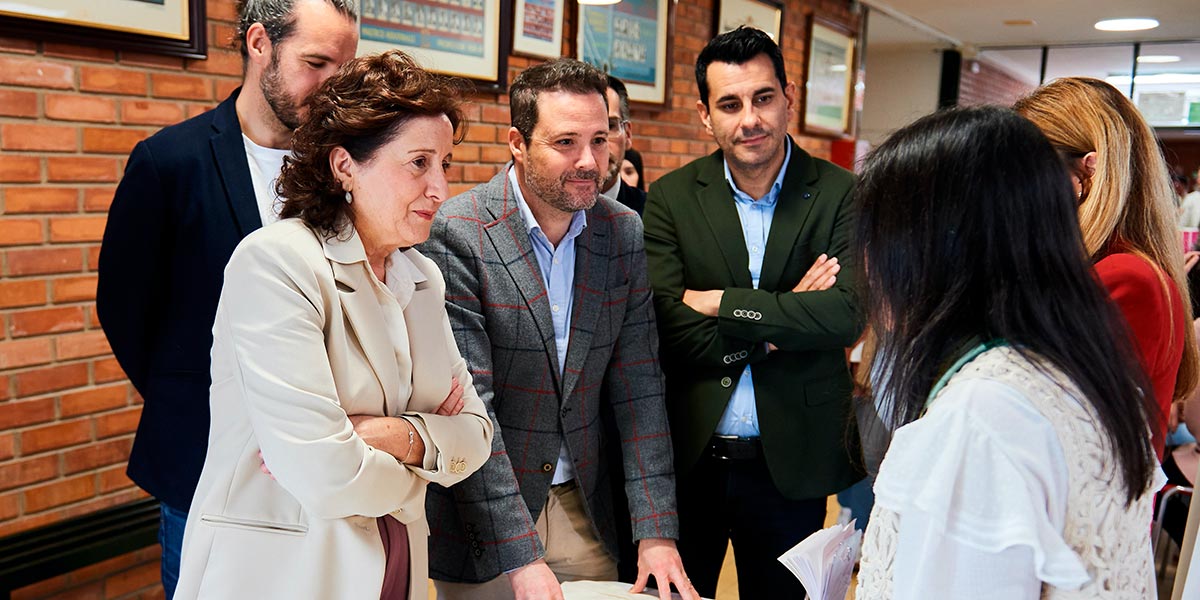 La consejera Maeztu, junto al alcalde de Tudela, Alejandro Toquero, y el concejal de Empleo de la ciudad, Carlos Aguado