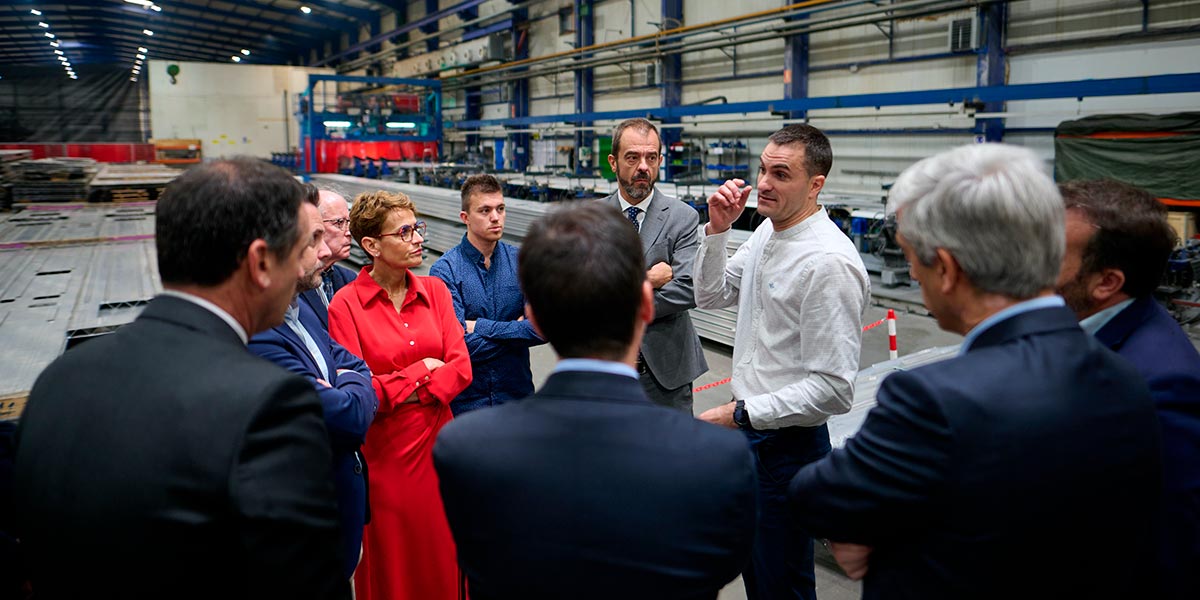 La Presidenta Chivite visita la empresa Mepef