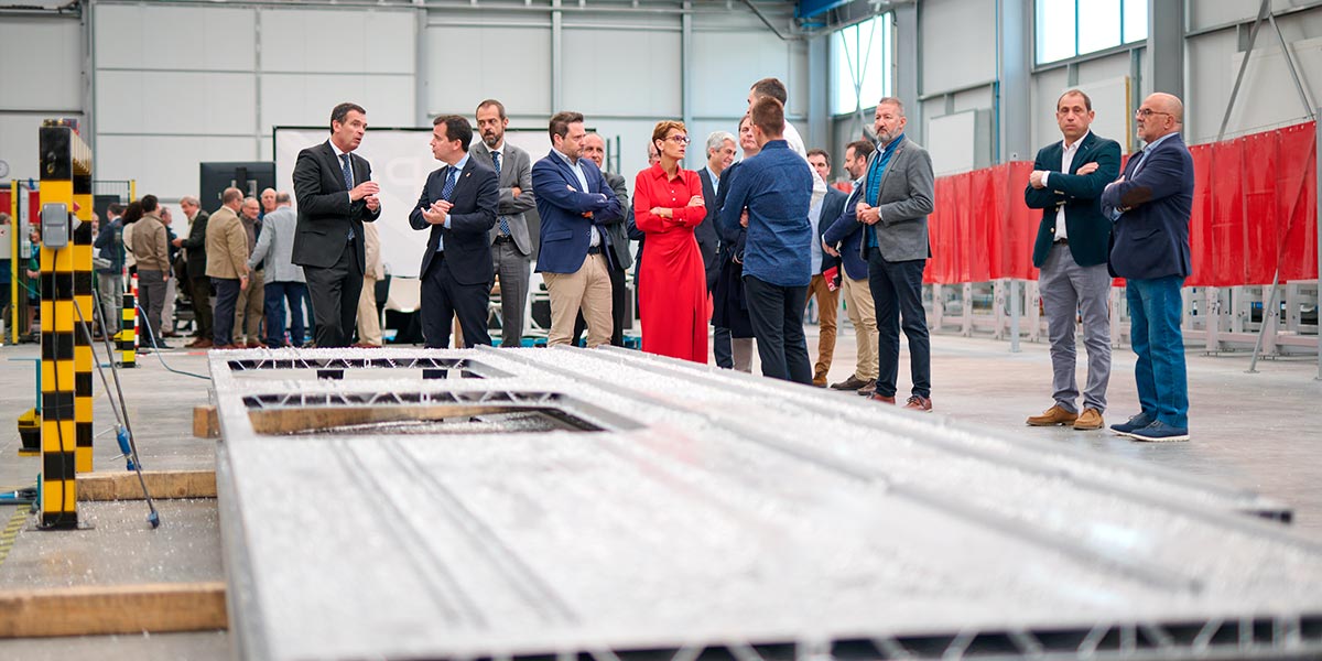 La Presidenta Chivite visita la empresa Mepef