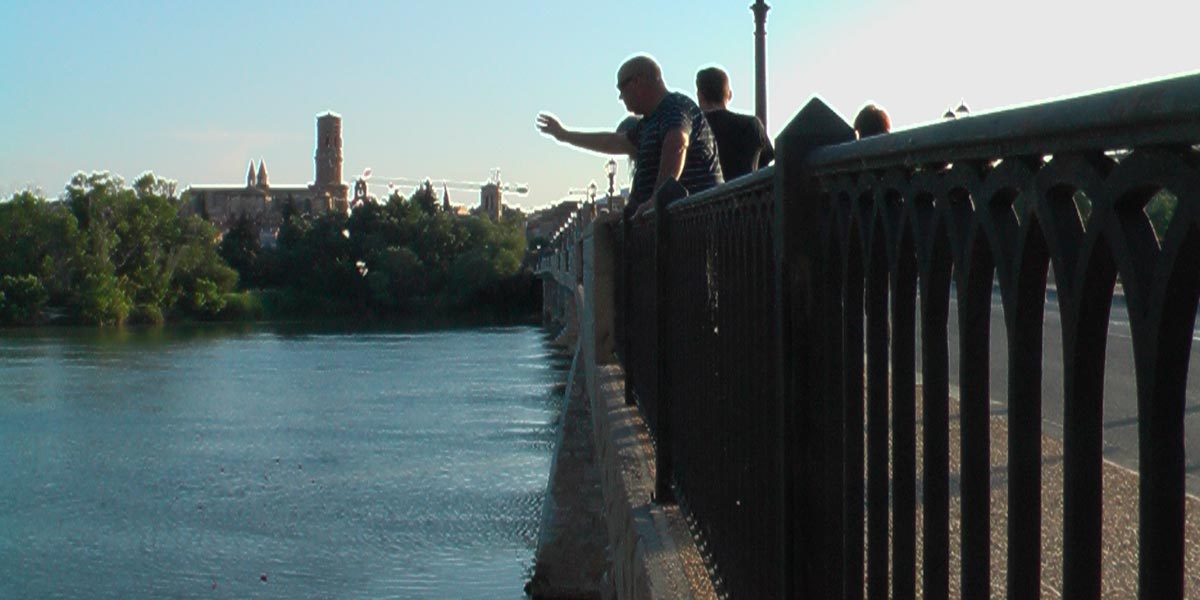 La actividad se desarrolló en el puente del Ebro