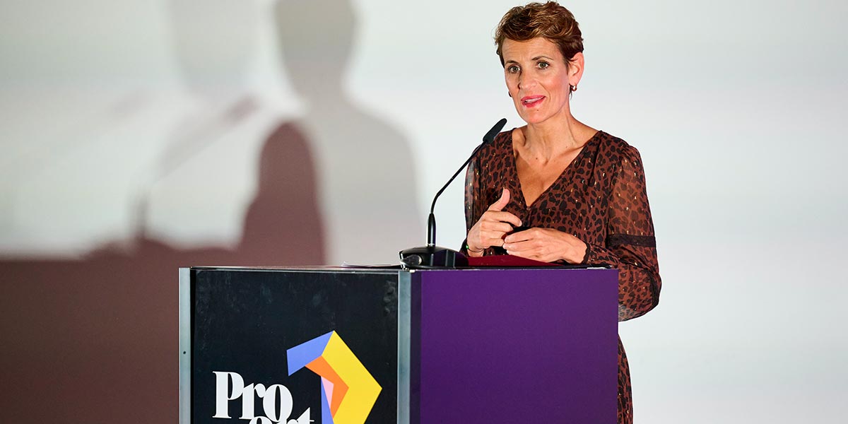 'Un verso suelto', calificó la Presidenta a la poeta Celia Carrasco