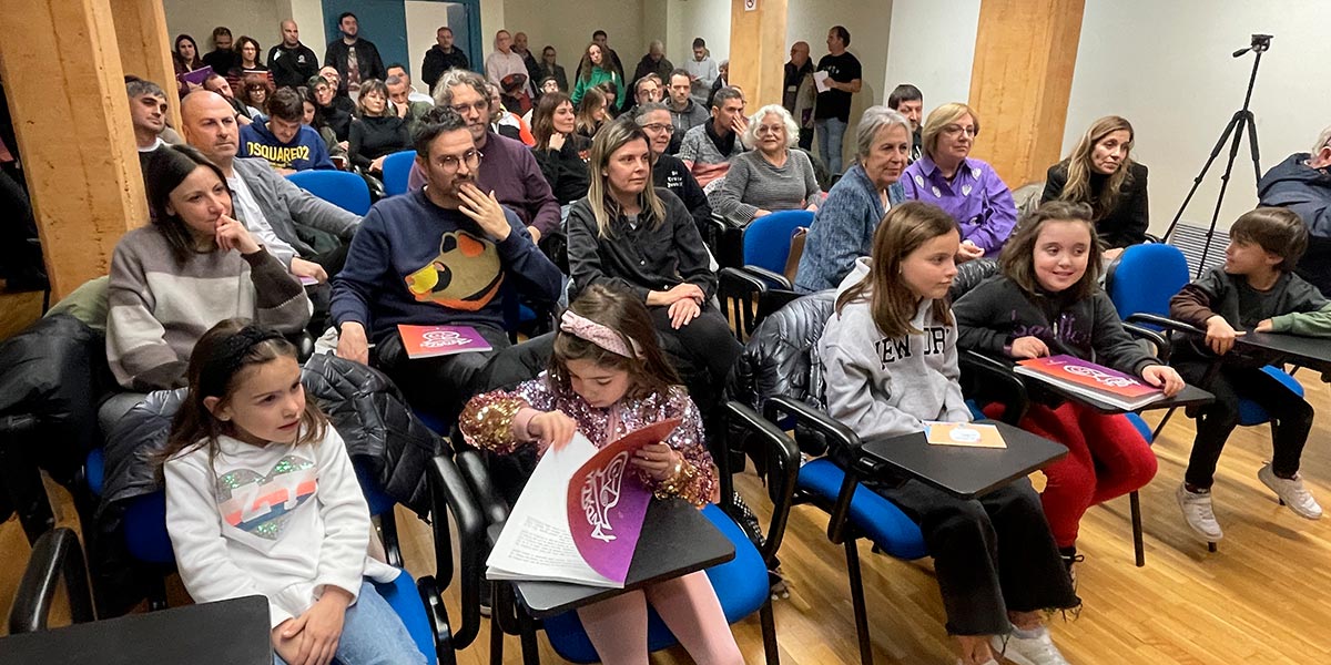 Asistentes a la Presentación Libro Peña Andatu