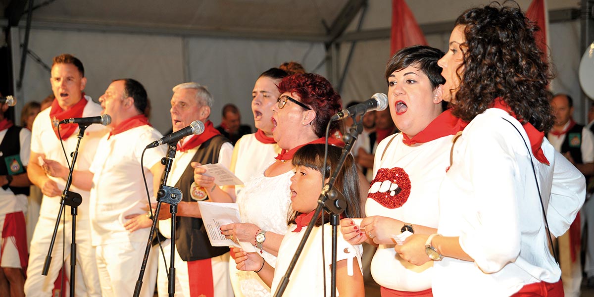 Las jotas nunca faltan en el homenaje al Tudelano Popular de las Fiestas de Tudela