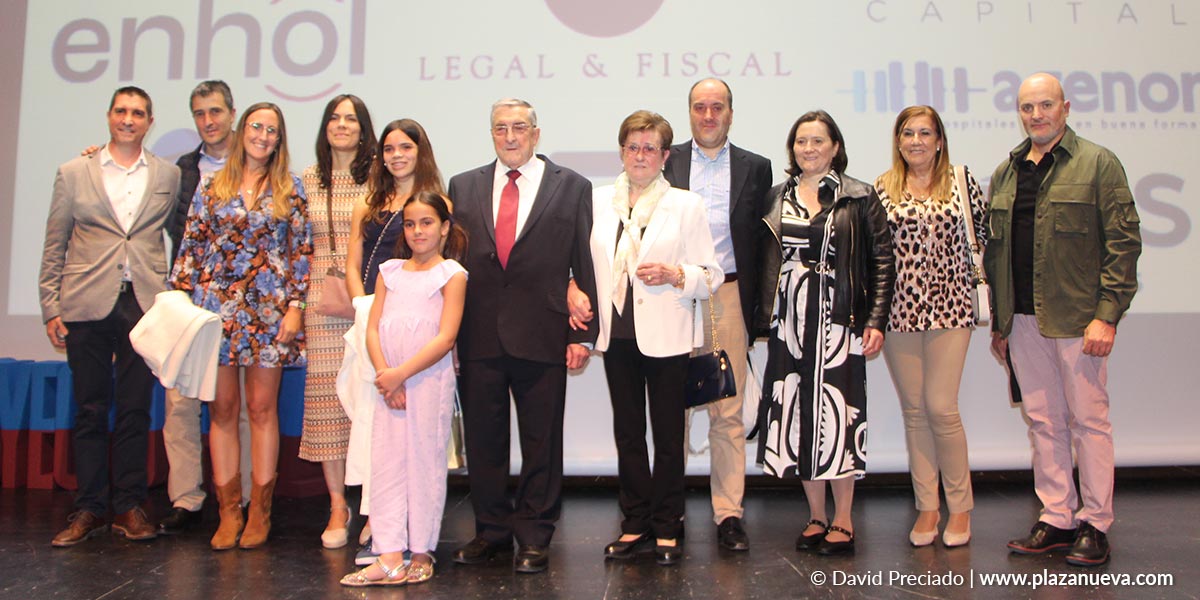 José Lainez y toda su familia