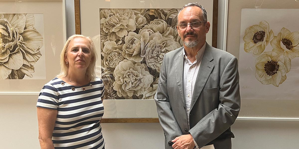 La tudelana Nuria Martínez convierte el patio de UNED Tudela en un jardín repleto de flores 1