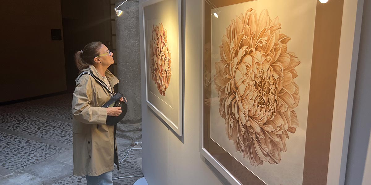 La tudelana Nuria Martínez convierte el patio de UNED Tudela en un jardín repleto de flores 5