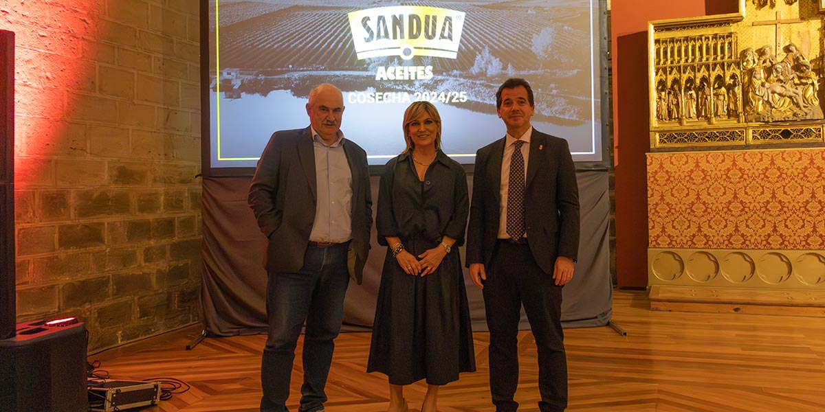 Laura Sandua y consejeros
