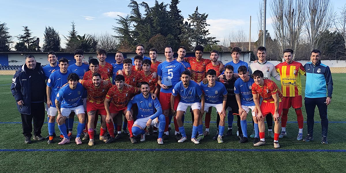 El campo San Roque de Murchante acogió un emotivo homenaje a Jesús Lahuerta Gómez, futbolista que jugó 11 años en el club