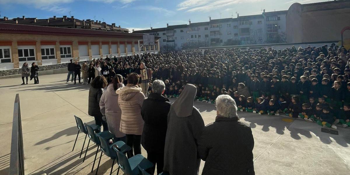 El colegio La Anunciata de Tudela celebró su 70º aniversario con un homenaje a las Hermanas dominicas 