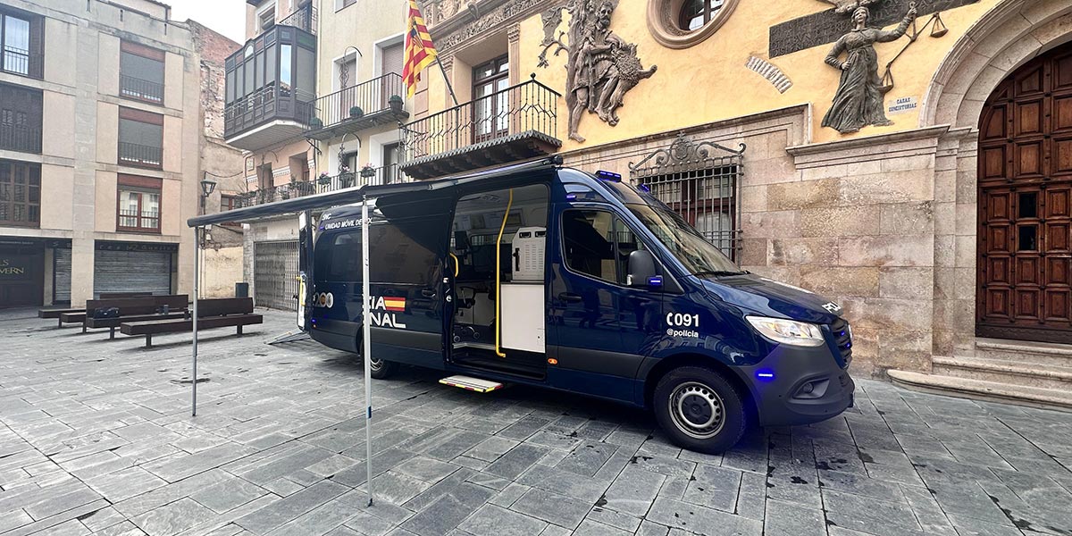 Presentación unidad móvil de Documentación de la Policía Nacional 1