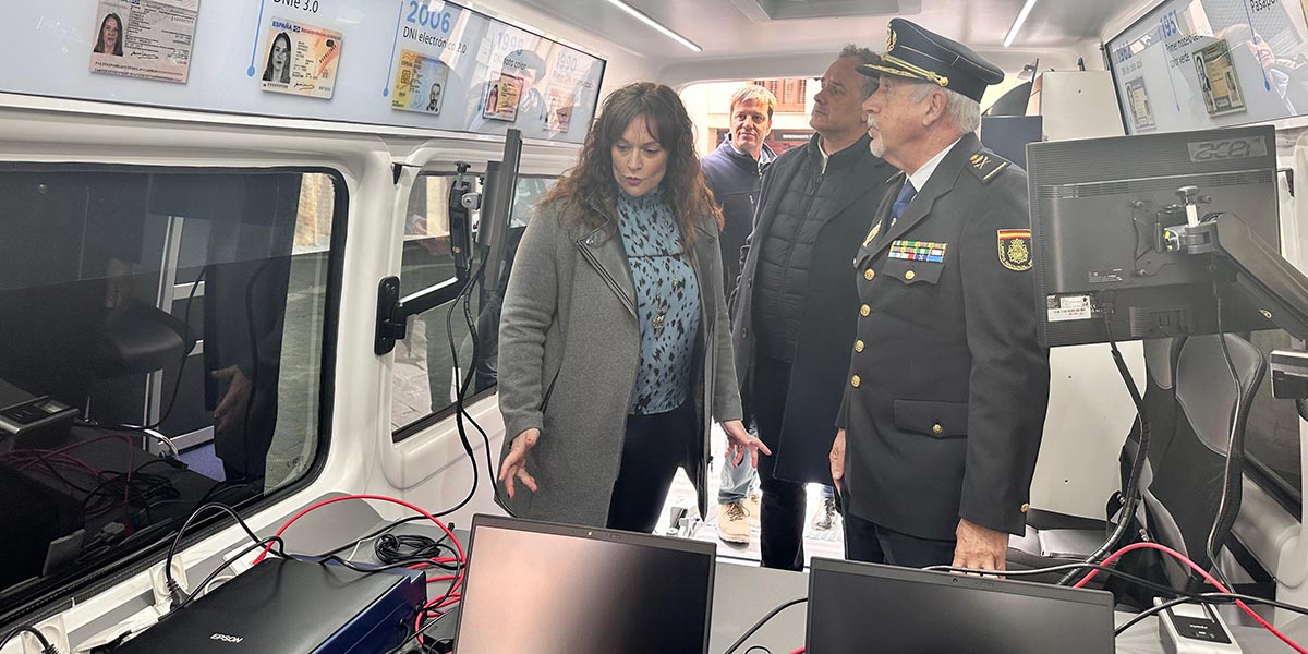 Presentación unidad móvil de Documentación de la Policía Nacional 3